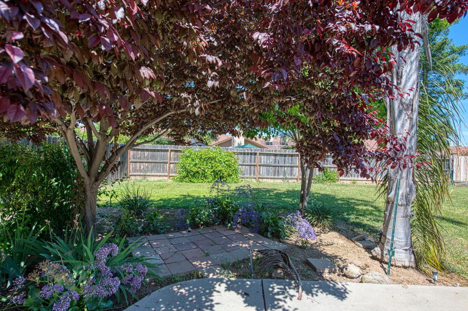 2091 Escalon Ave, Clovis, CA 93611