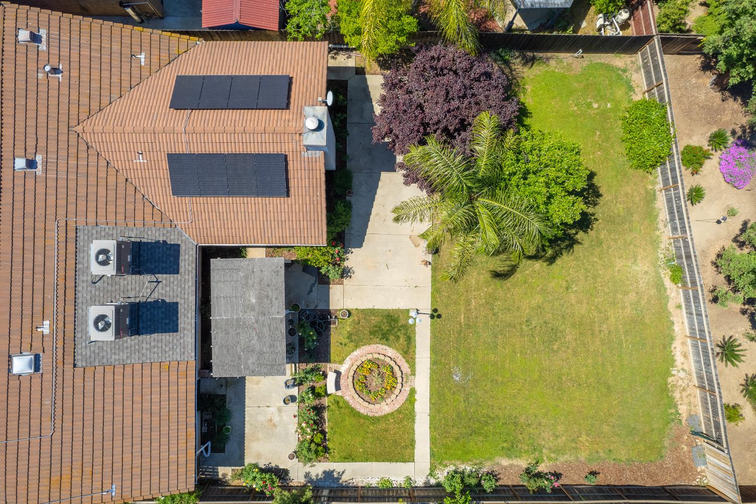 2091 Escalon Ave, Clovis, CA 93611