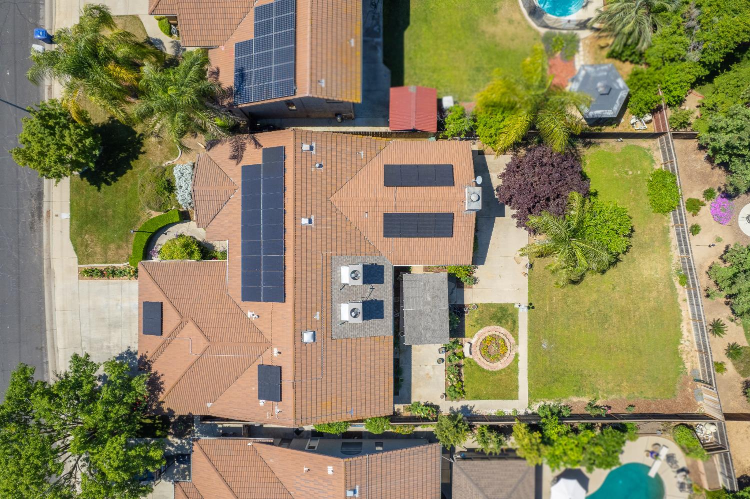 2091 Escalon Ave, Clovis, CA 93611