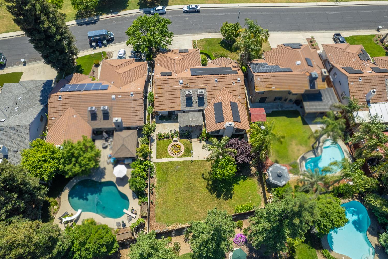 2091 Escalon Ave, Clovis, CA 93611