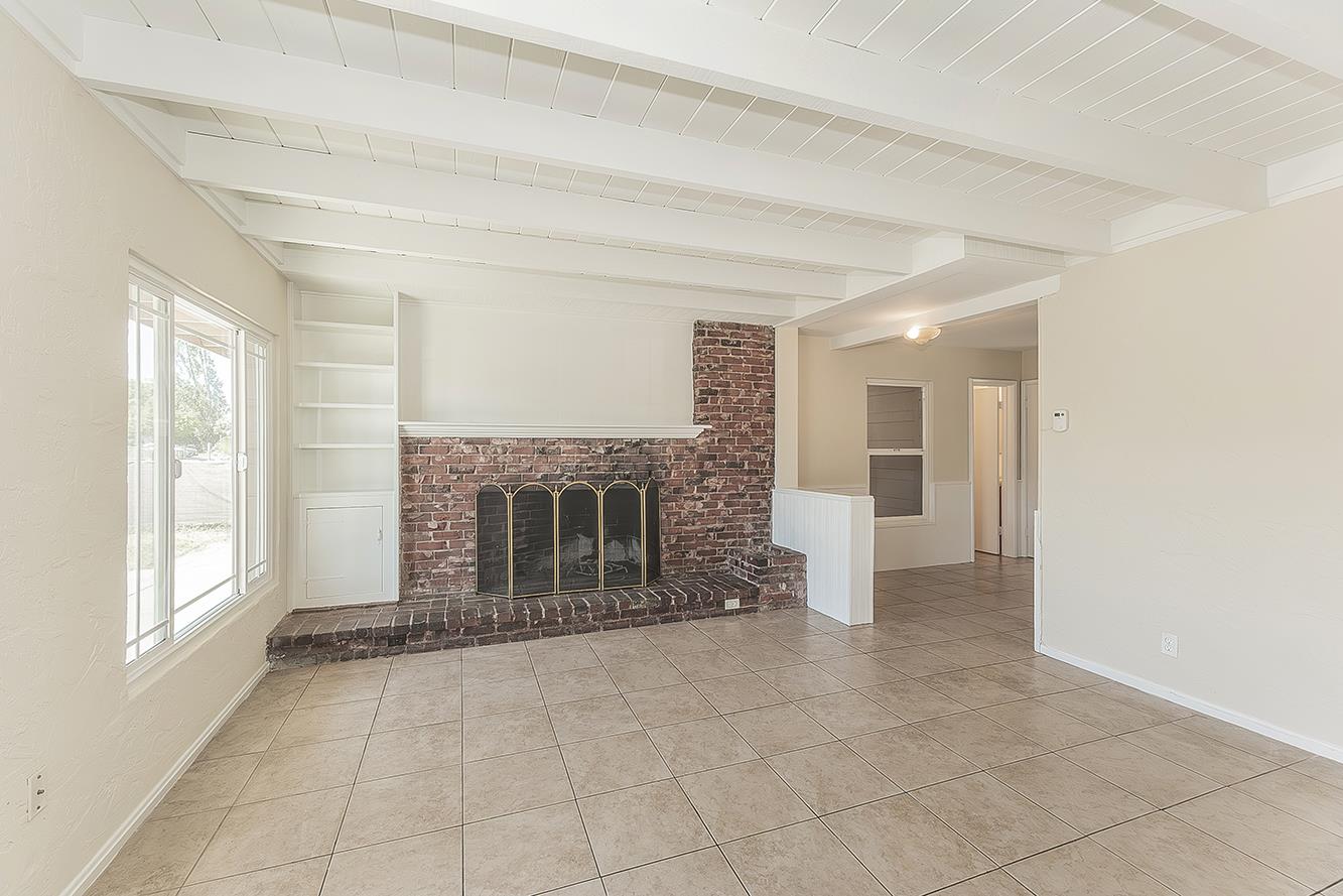 208 W Hampton Way, Fresno, CA 93705