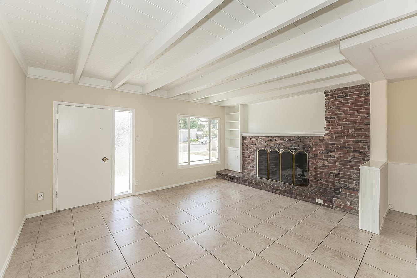 208 W Hampton Way, Fresno, CA 93705