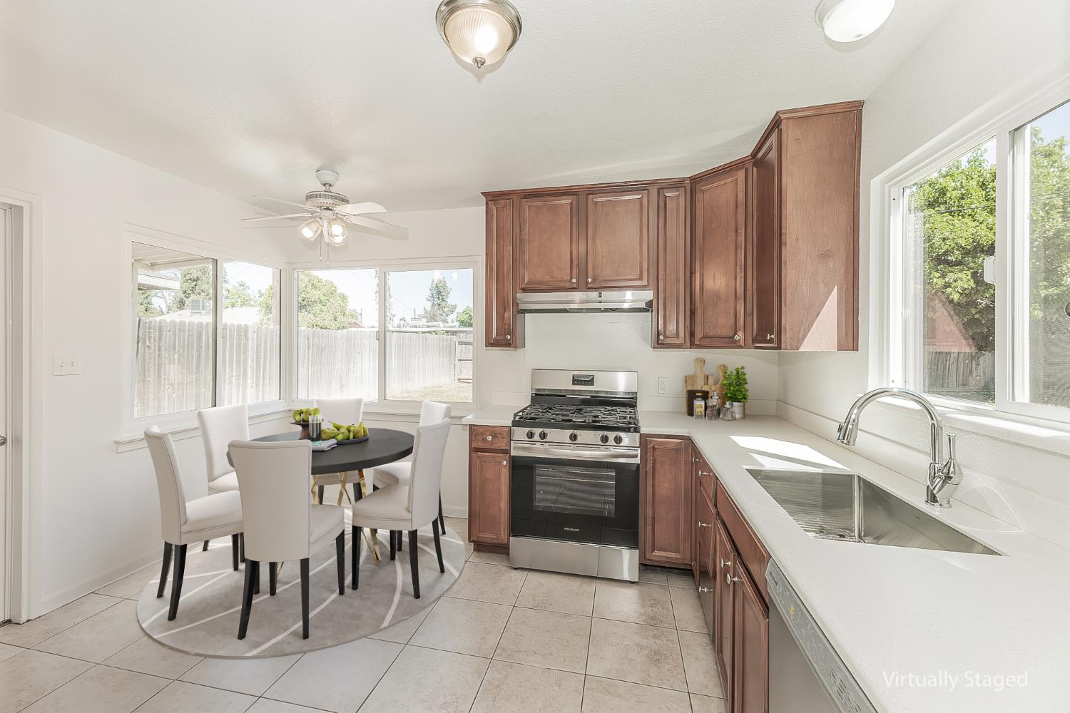 208 W Hampton Way, Fresno, CA 93705