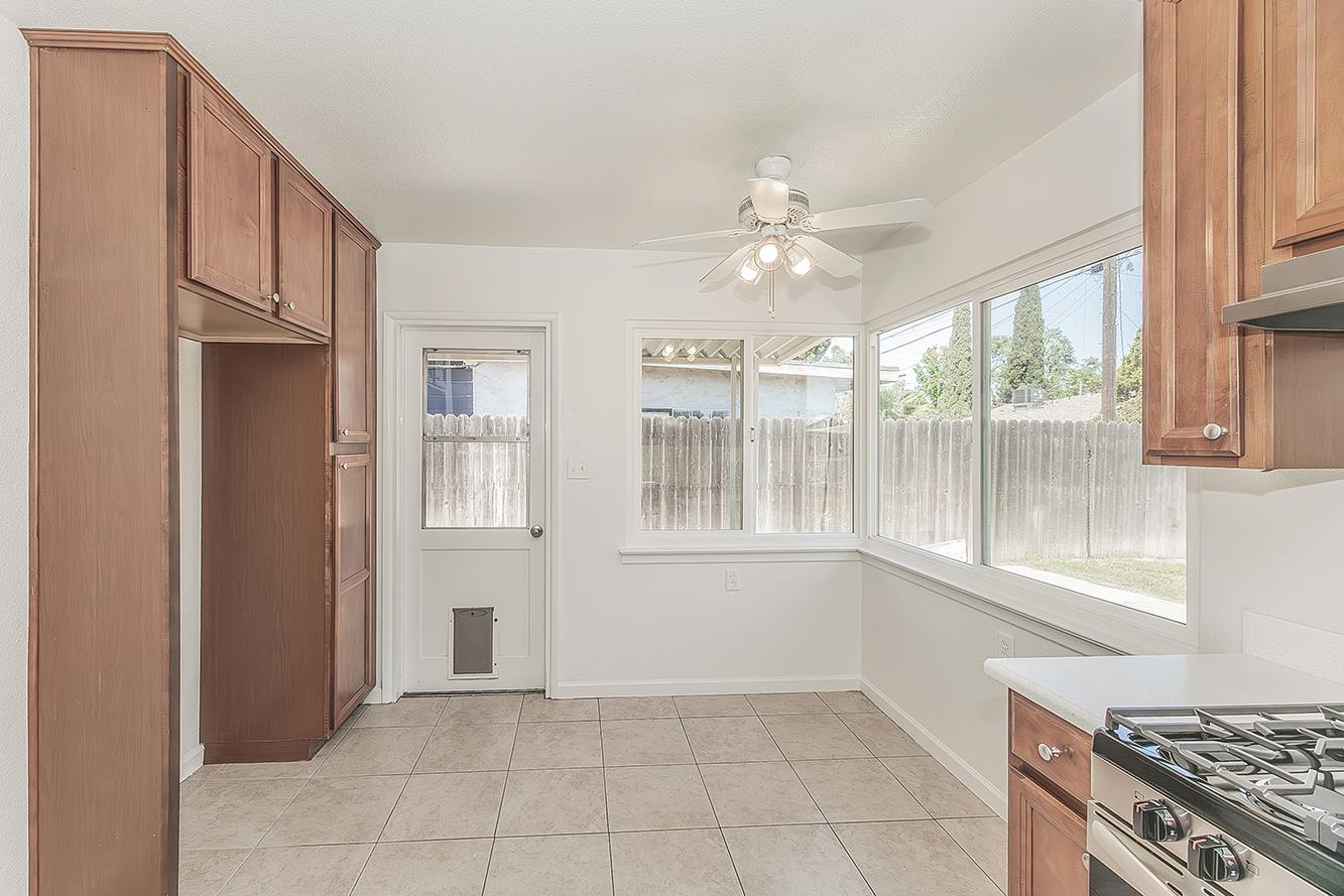 208 W Hampton Way, Fresno, CA 93705