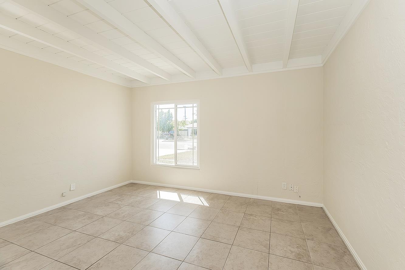 208 W Hampton Way, Fresno, CA 93705