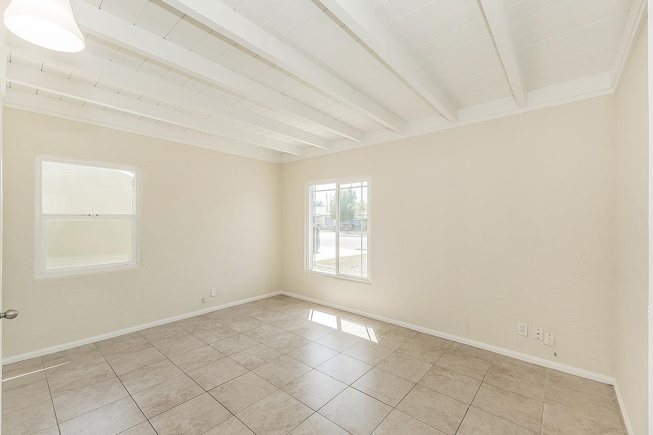 208 W Hampton Way, Fresno, CA 93705