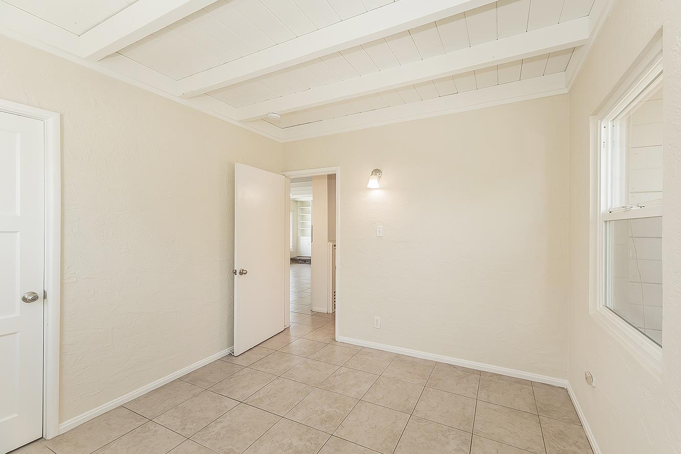 208 W Hampton Way, Fresno, CA 93705