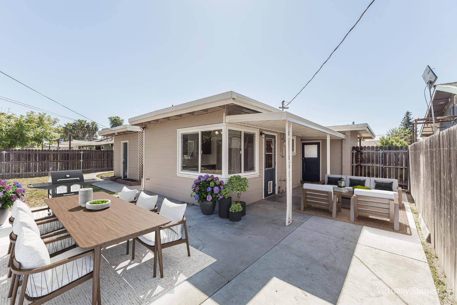 208 W Hampton Way, Fresno, CA 93705