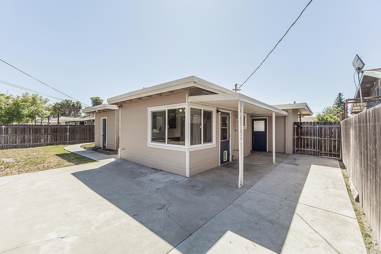 208 W Hampton Way, Fresno, CA 93705