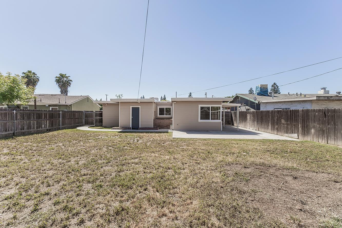 208 W Hampton Way, Fresno, CA 93705