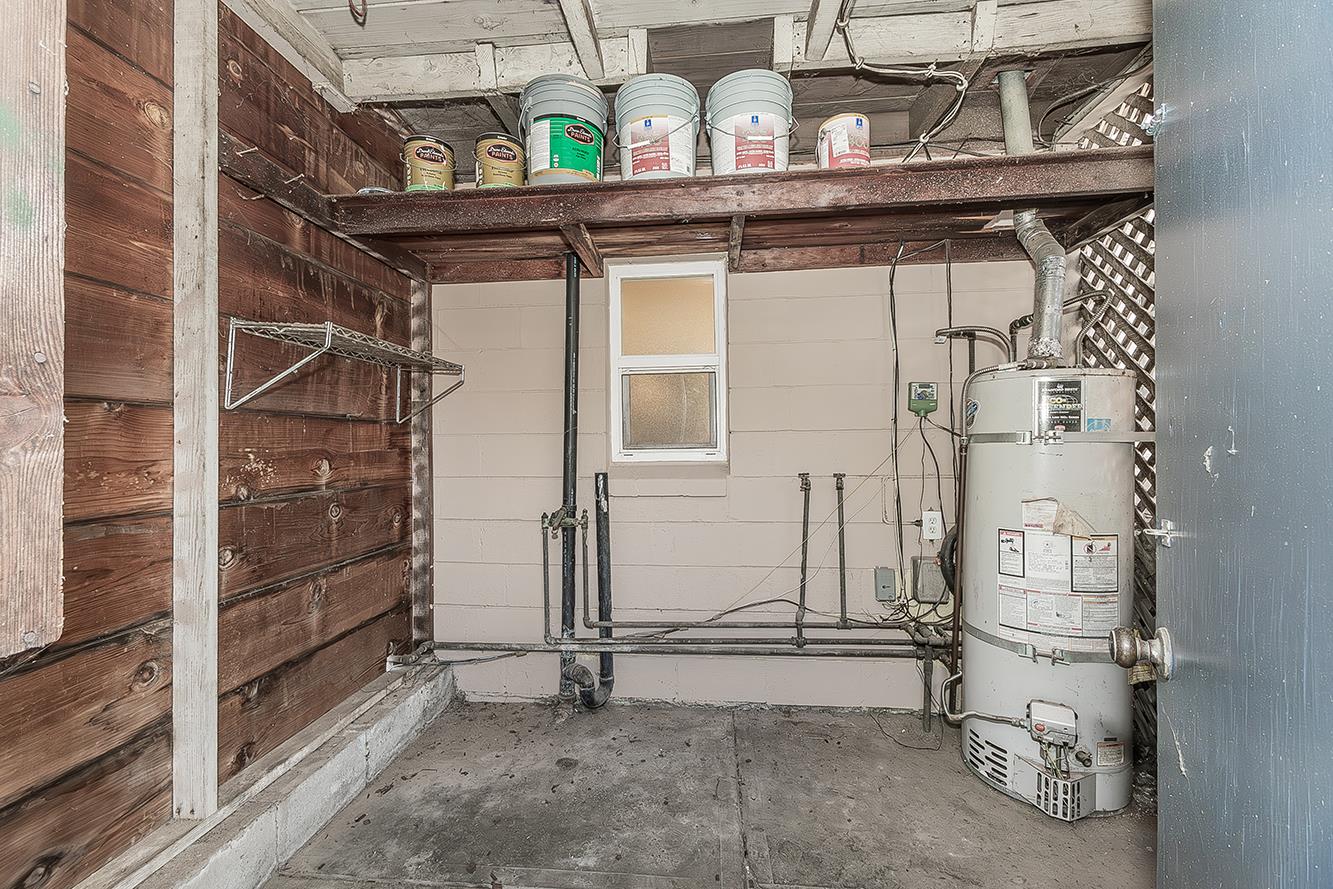 208 W Hampton Way, Fresno, CA 93705