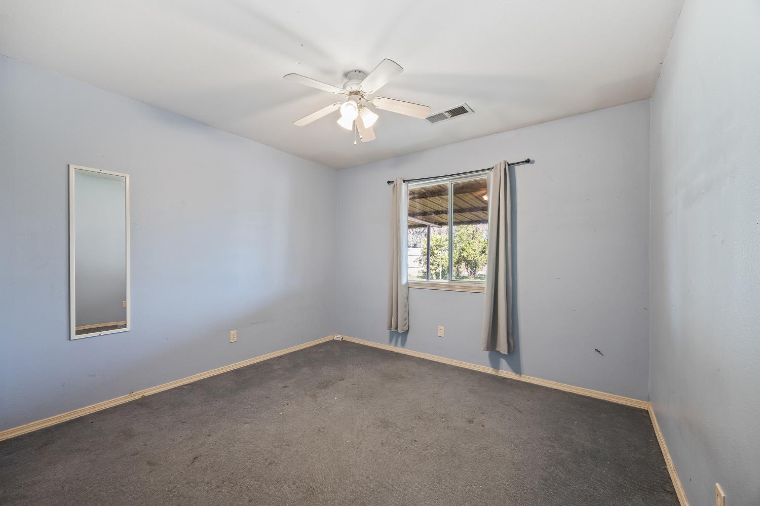 860 W Riverdale Ave, Riverdale, CA 93656