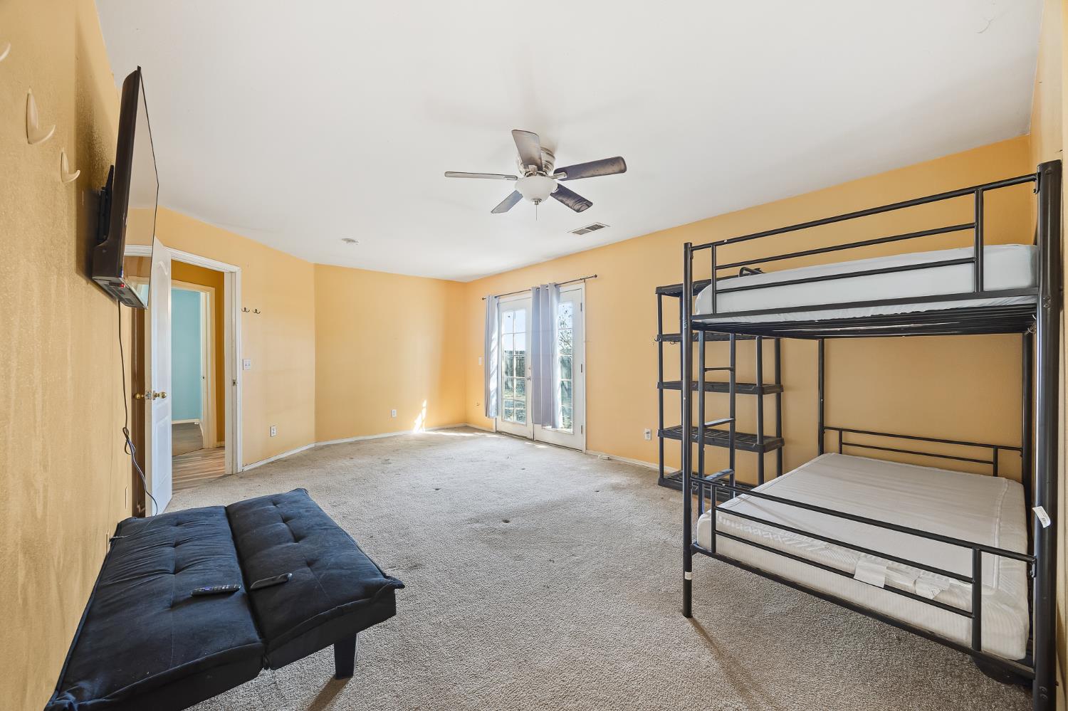 860 W Riverdale Ave, Riverdale, CA 93656