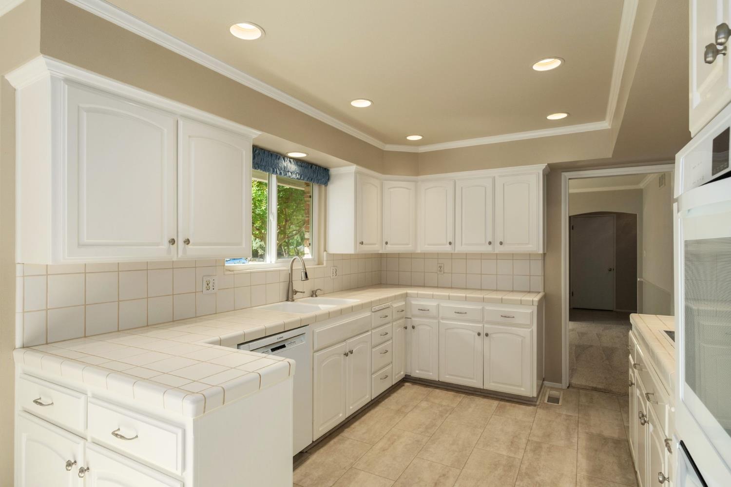 1218 W Tenaya Way, Fresno, CA 93711