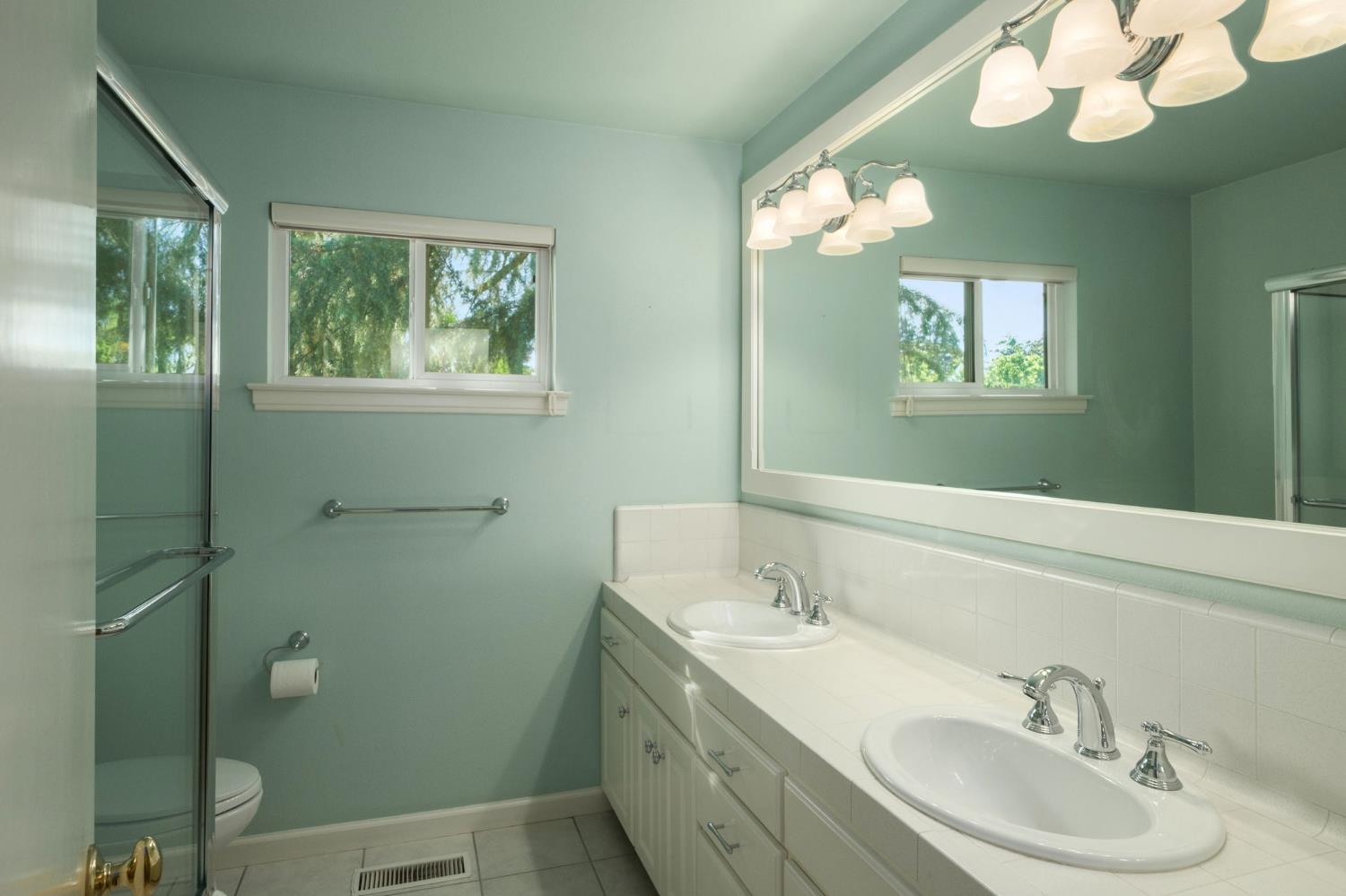 1218 W Tenaya Way, Fresno, CA 93711