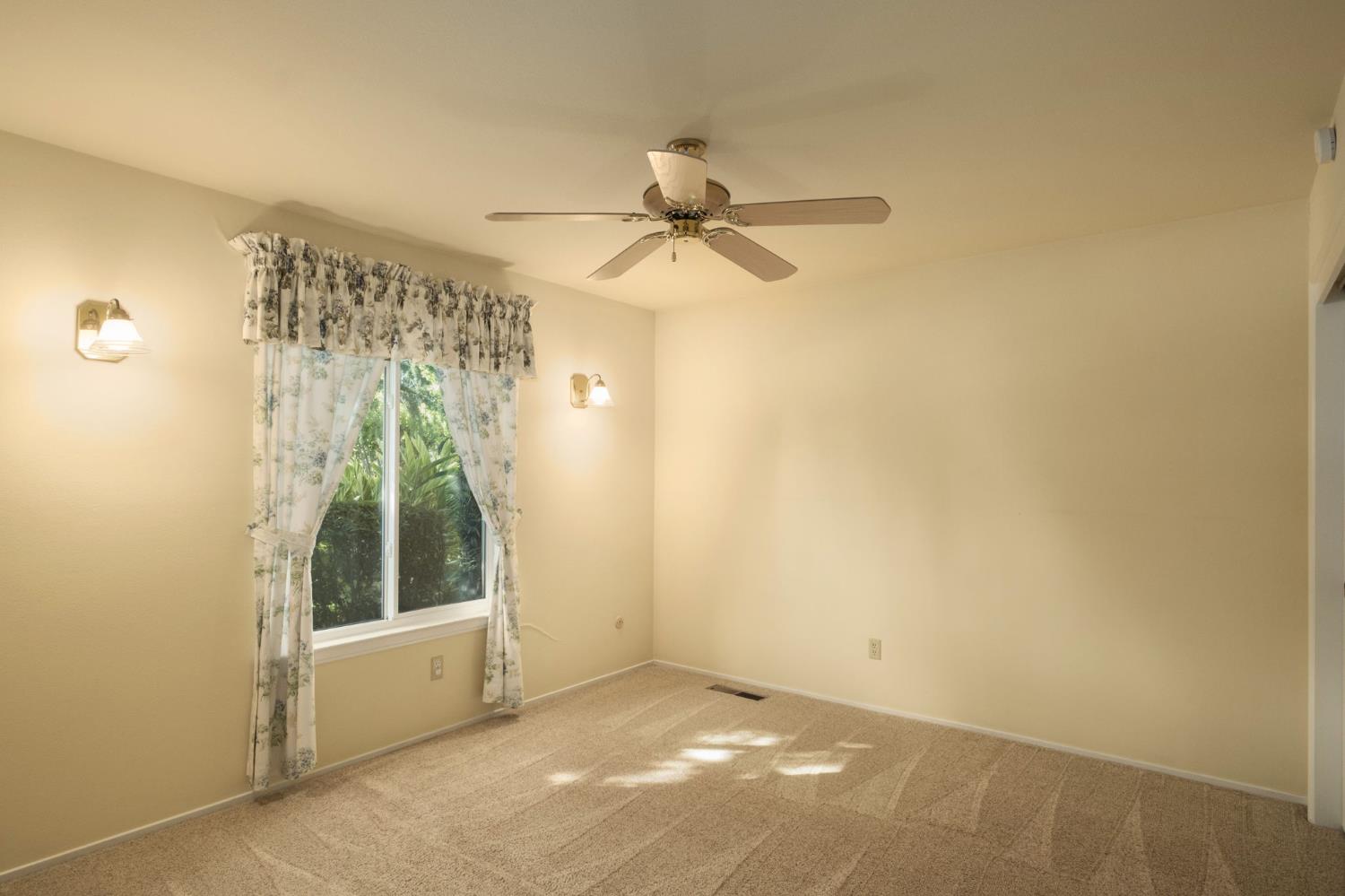 1218 W Tenaya Way, Fresno, CA 93711