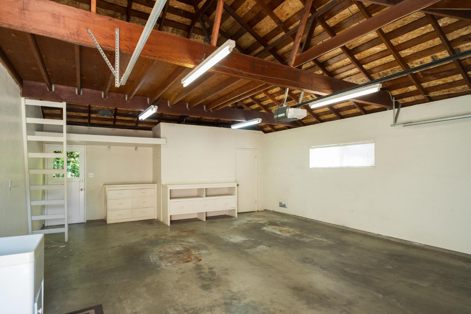 1218 W Tenaya Way, Fresno, CA 93711