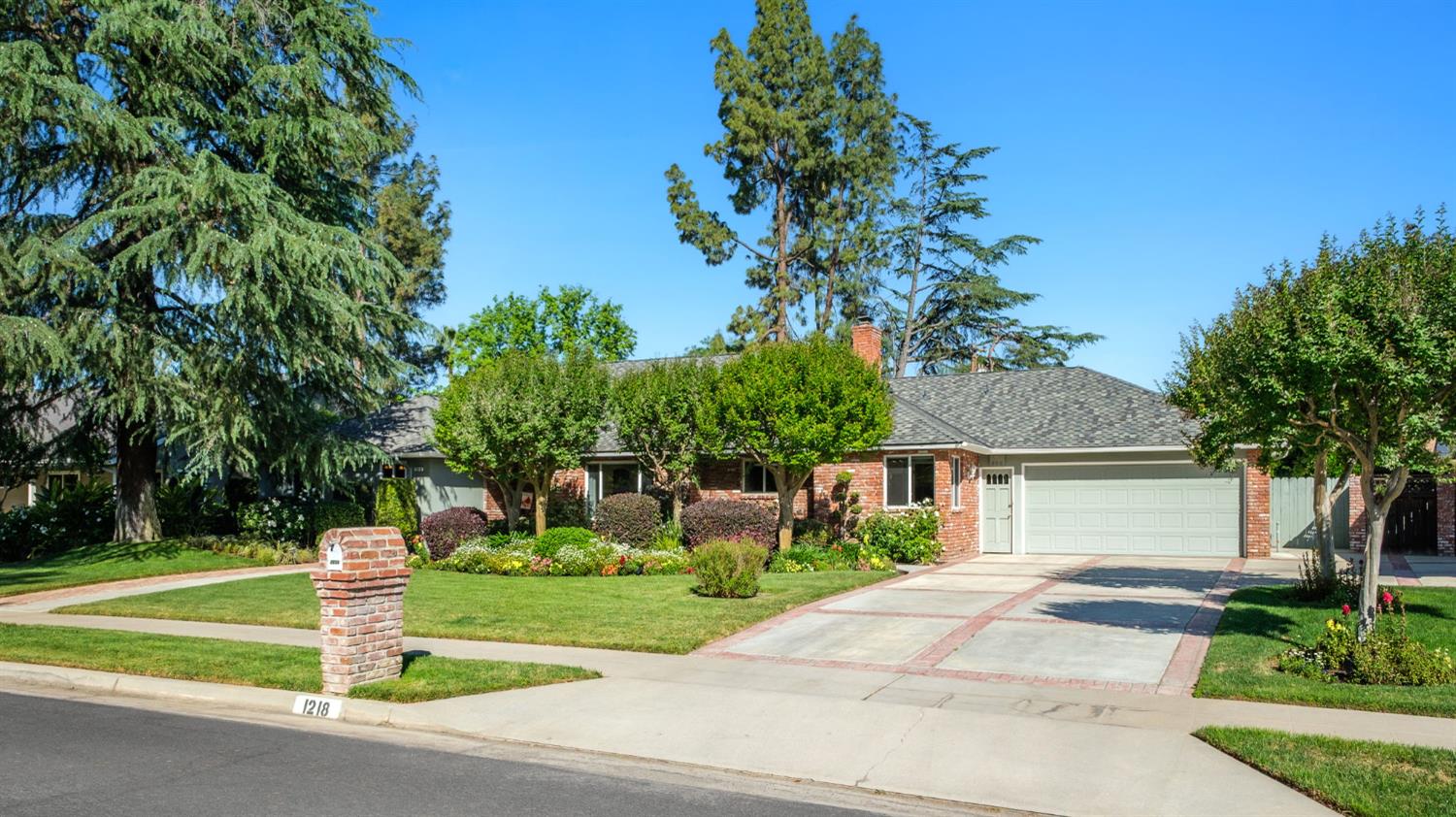 1218 W Tenaya Way, Fresno, CA 93711