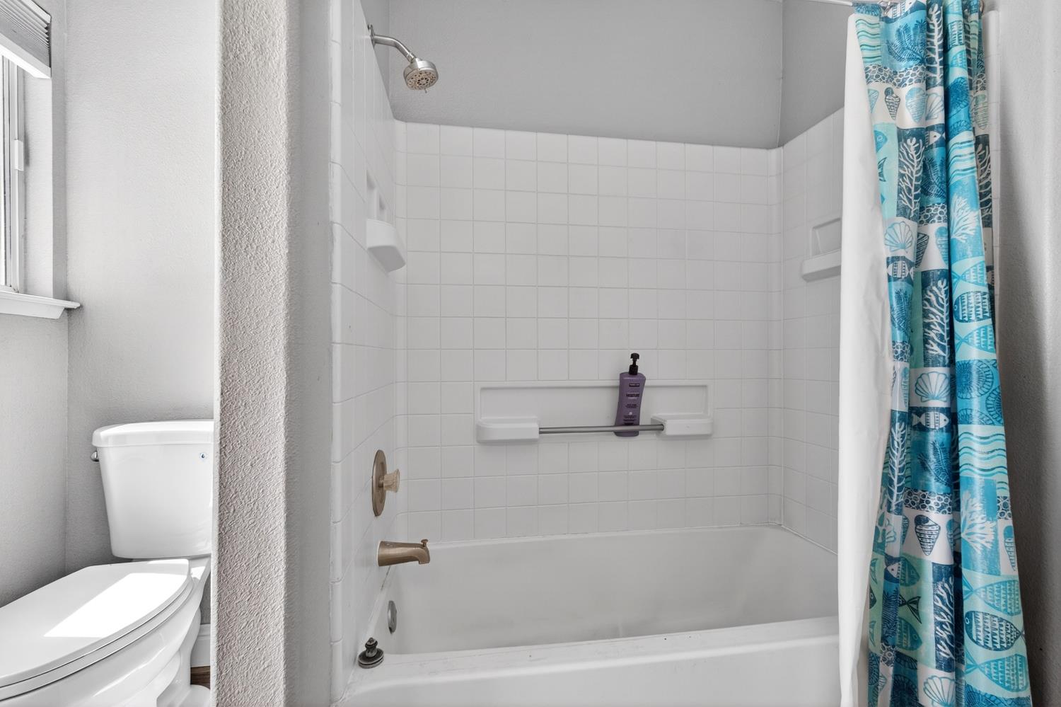 1668 Bedford Ave, Clovis, CA 93611