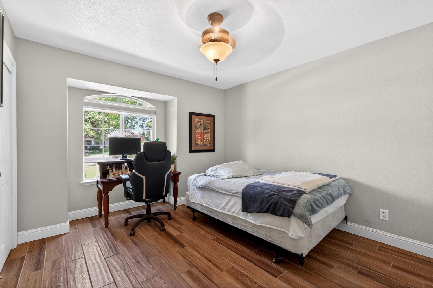 1668 Bedford Ave, Clovis, CA 93611