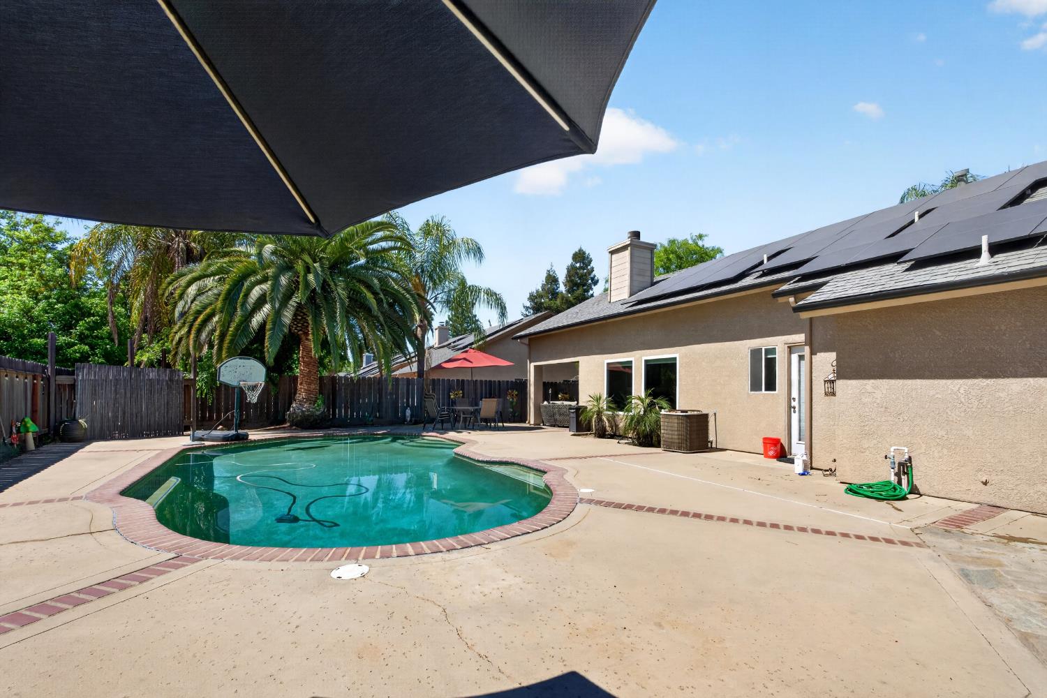 1668 Bedford Ave, Clovis, CA 93611