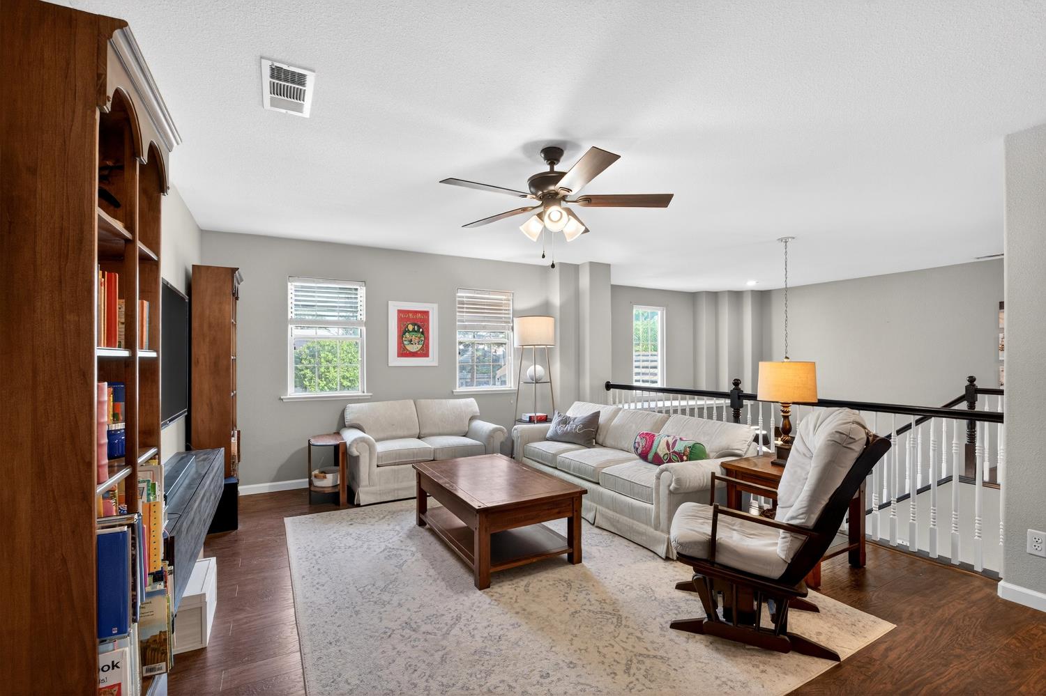 3130 Hillcrest Ct, Madera, CA 93637