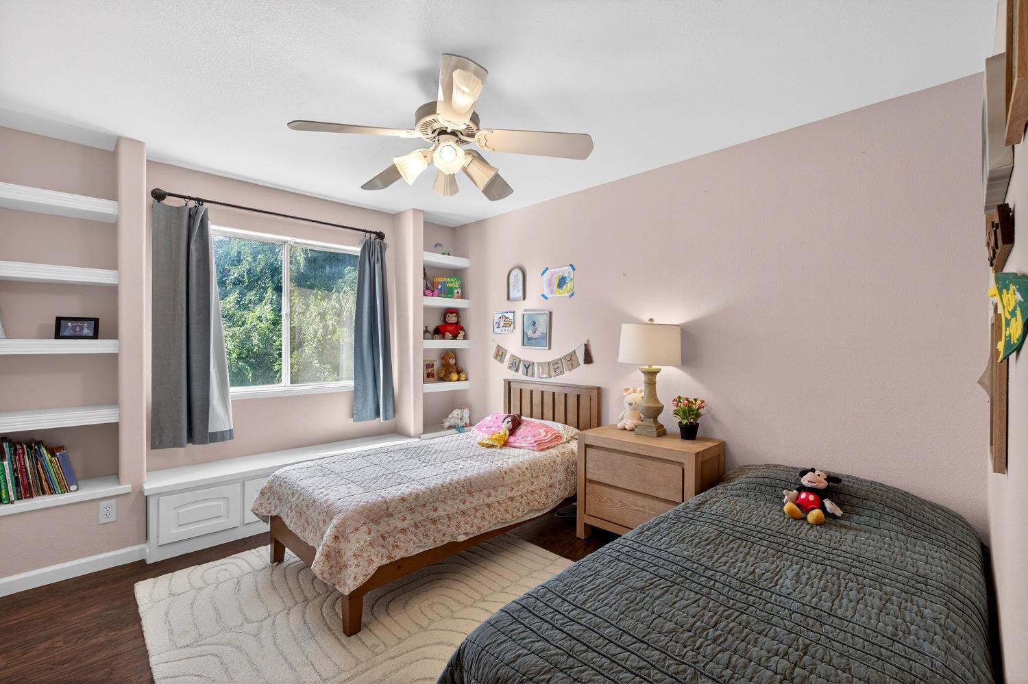 3130 Hillcrest Ct, Madera, CA 93637