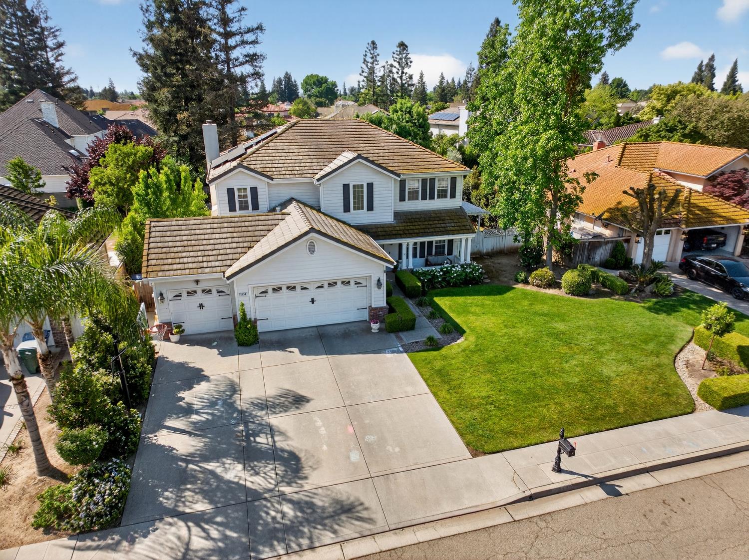 3130 Hillcrest Ct, Madera, CA 93637