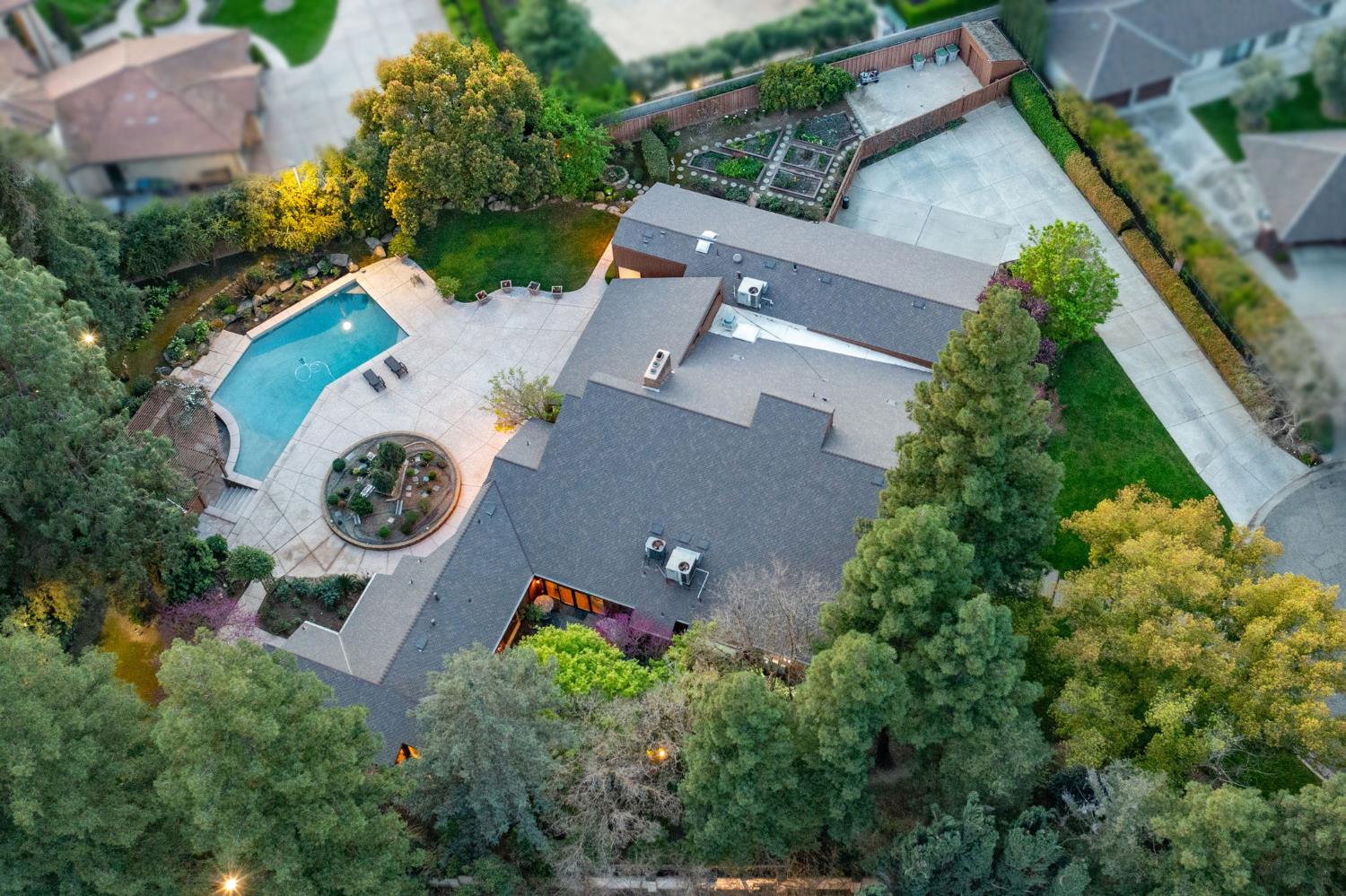 2273 W Dovewood Ln, Fresno, CA 93711