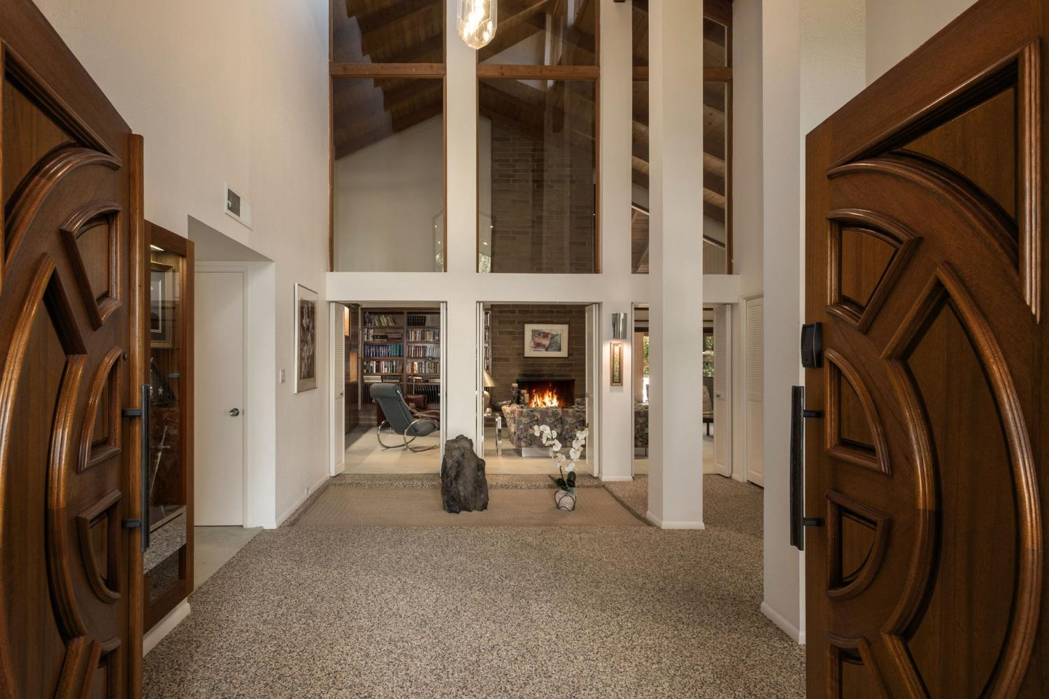 2273 W Dovewood Ln, Fresno, CA 93711