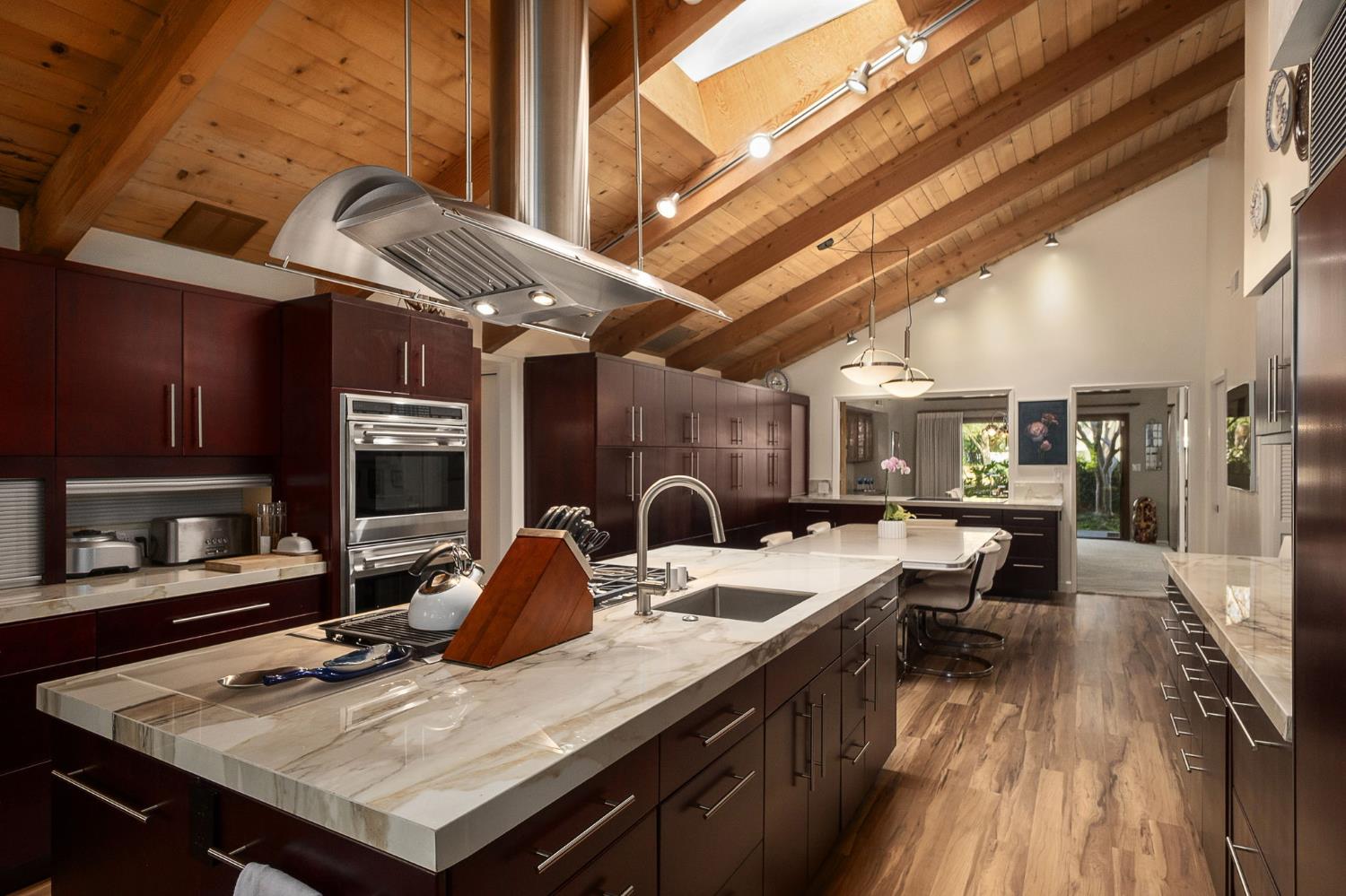 2273 W Dovewood Ln, Fresno, CA 93711