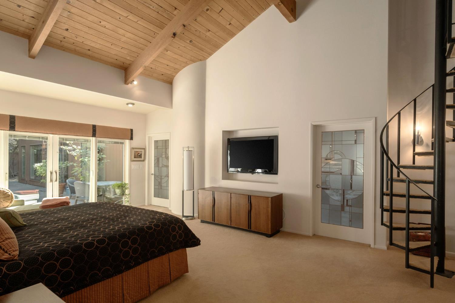 2273 W Dovewood Ln, Fresno, CA 93711