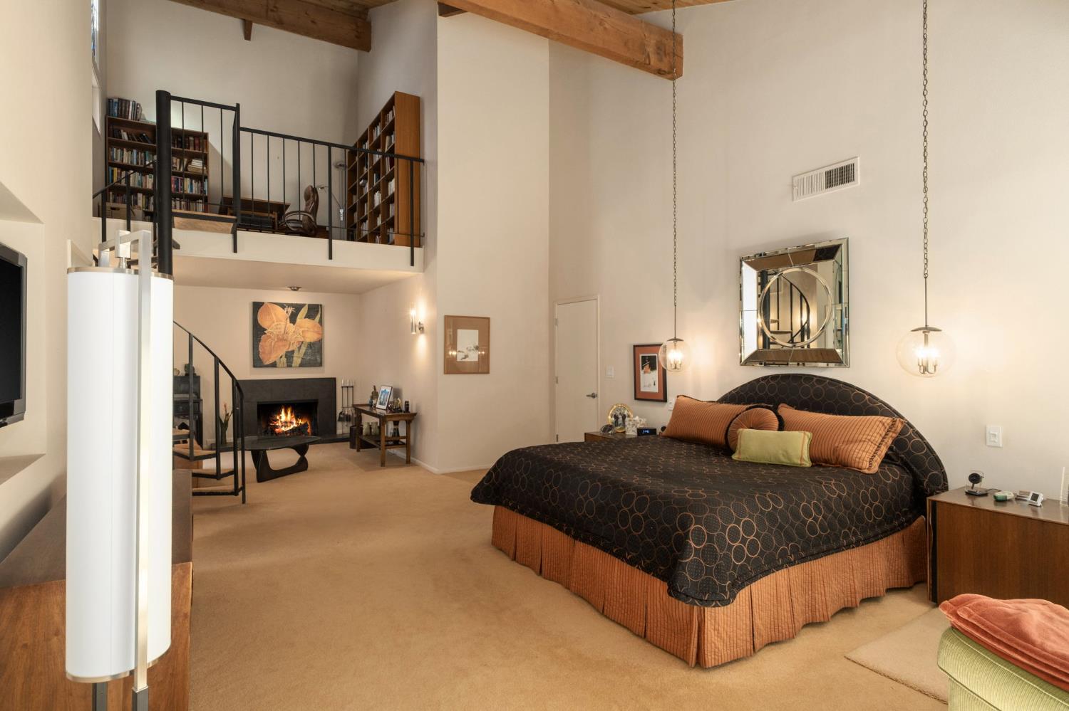 2273 W Dovewood Ln, Fresno, CA 93711