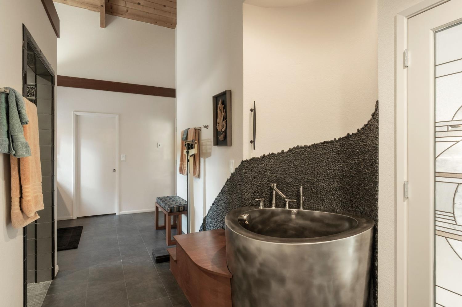 2273 W Dovewood Ln, Fresno, CA 93711