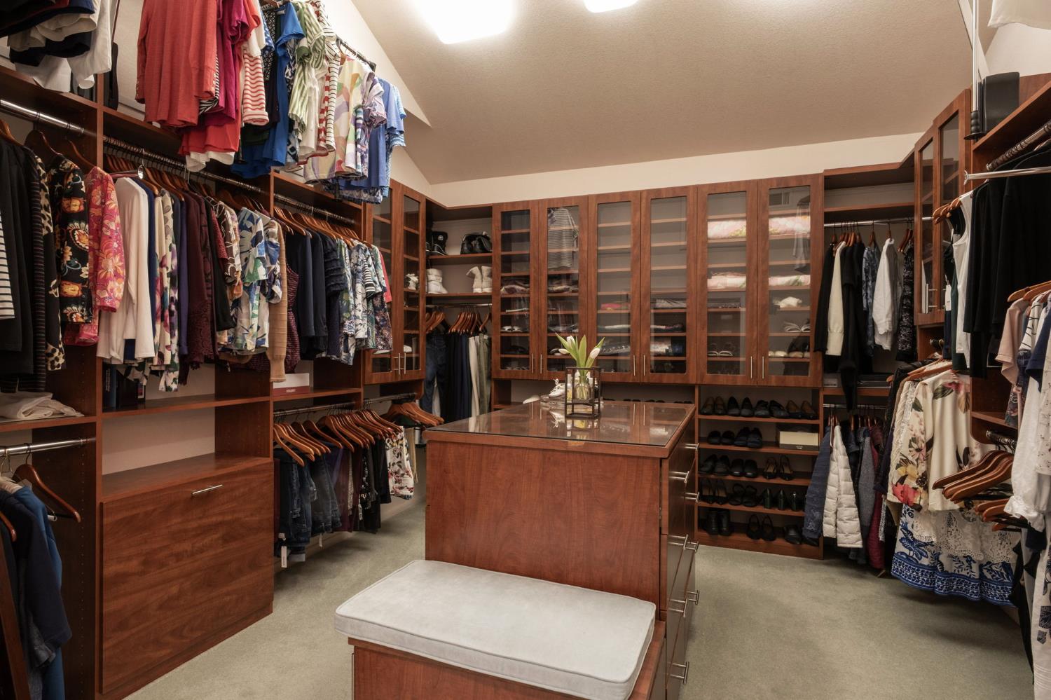 2273 W Dovewood Ln, Fresno, CA 93711