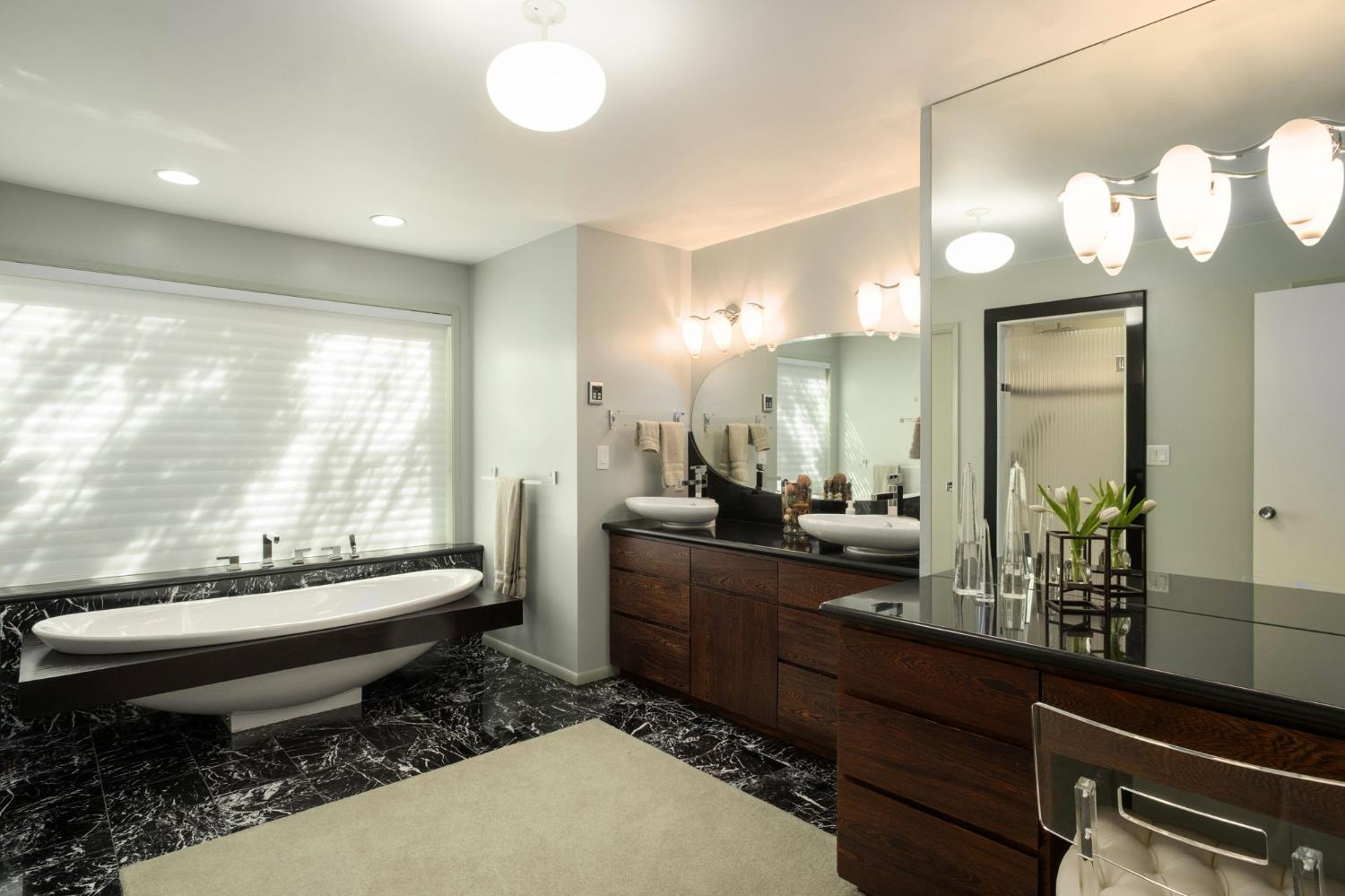 2273 W Dovewood Ln, Fresno, CA 93711