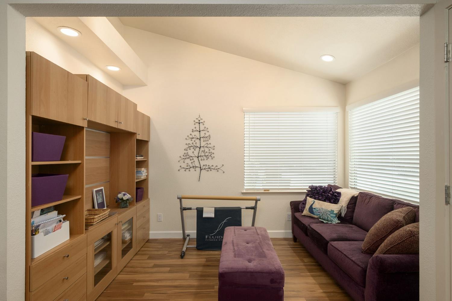 2273 W Dovewood Ln, Fresno, CA 93711