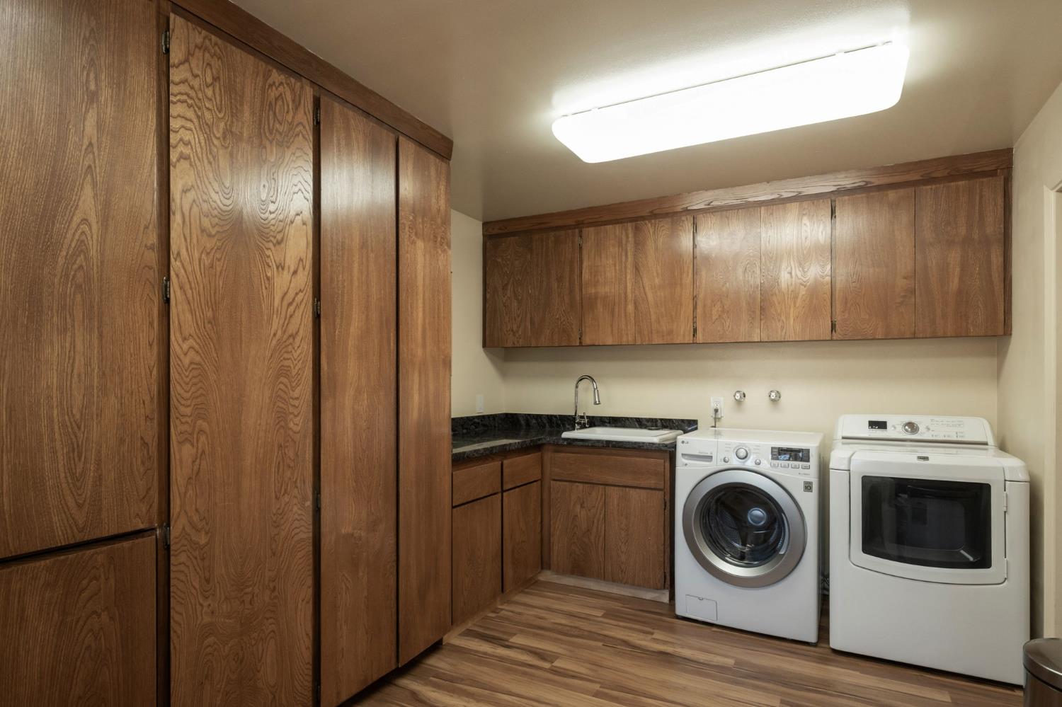 2273 W Dovewood Ln, Fresno, CA 93711