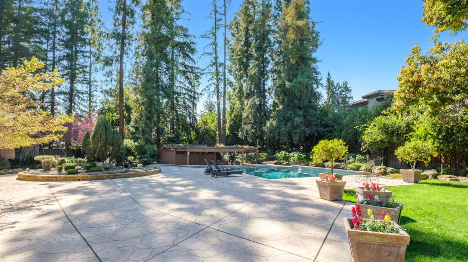 2273 W Dovewood Ln, Fresno, CA 93711