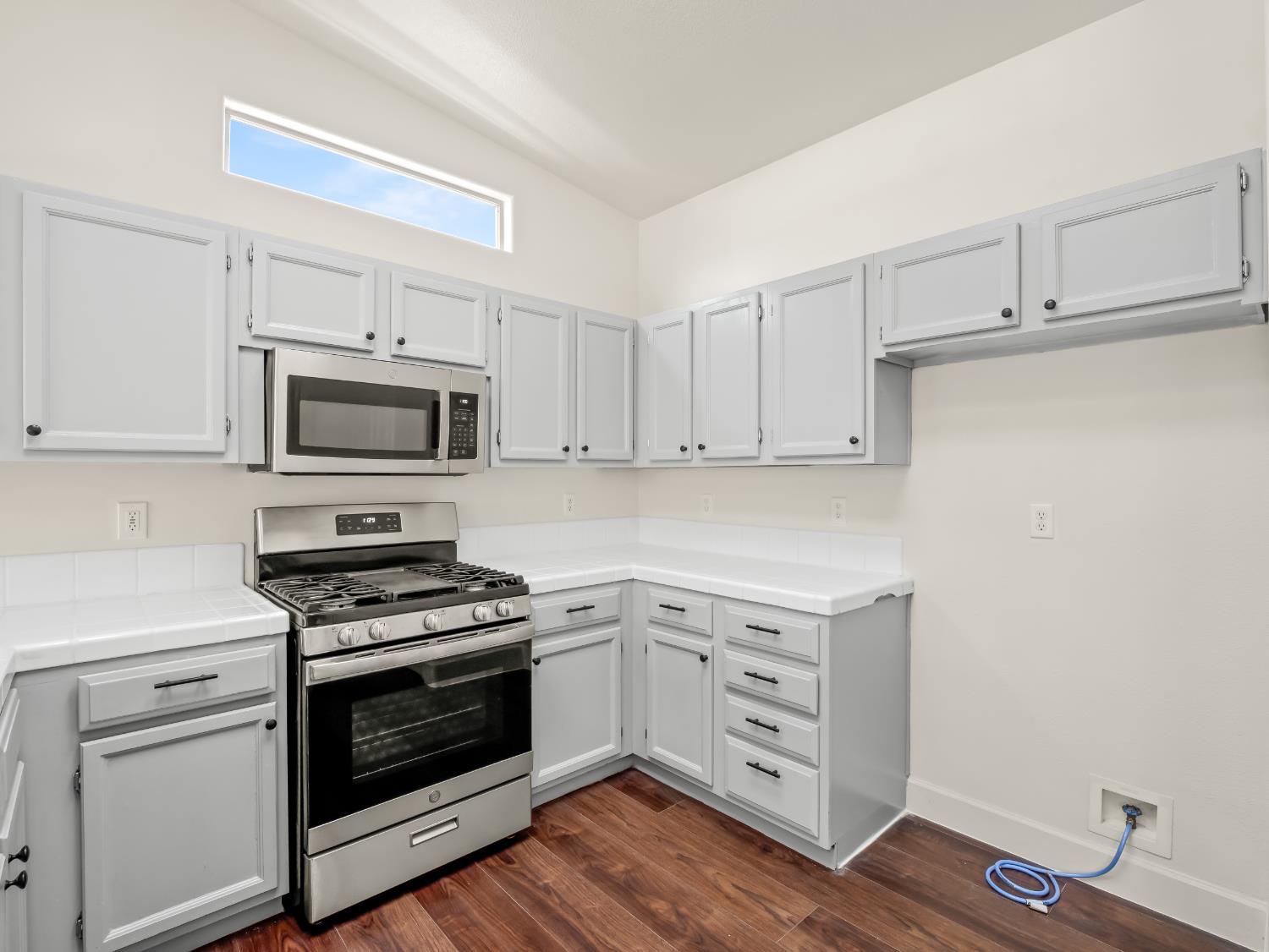 5637 W Oak Ave, Fresno, CA 93722