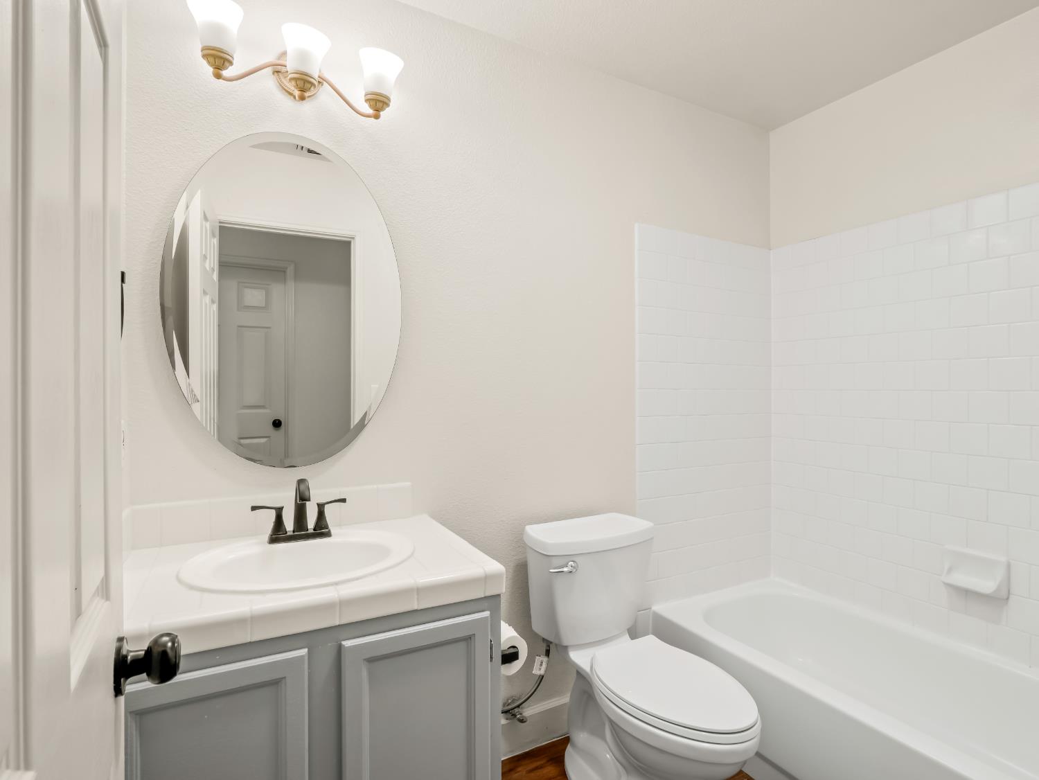 5637 W Oak Ave, Fresno, CA 93722