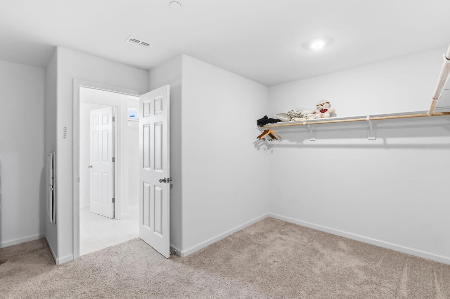 3562 E San Marino Ave, Clovis, CA 93619