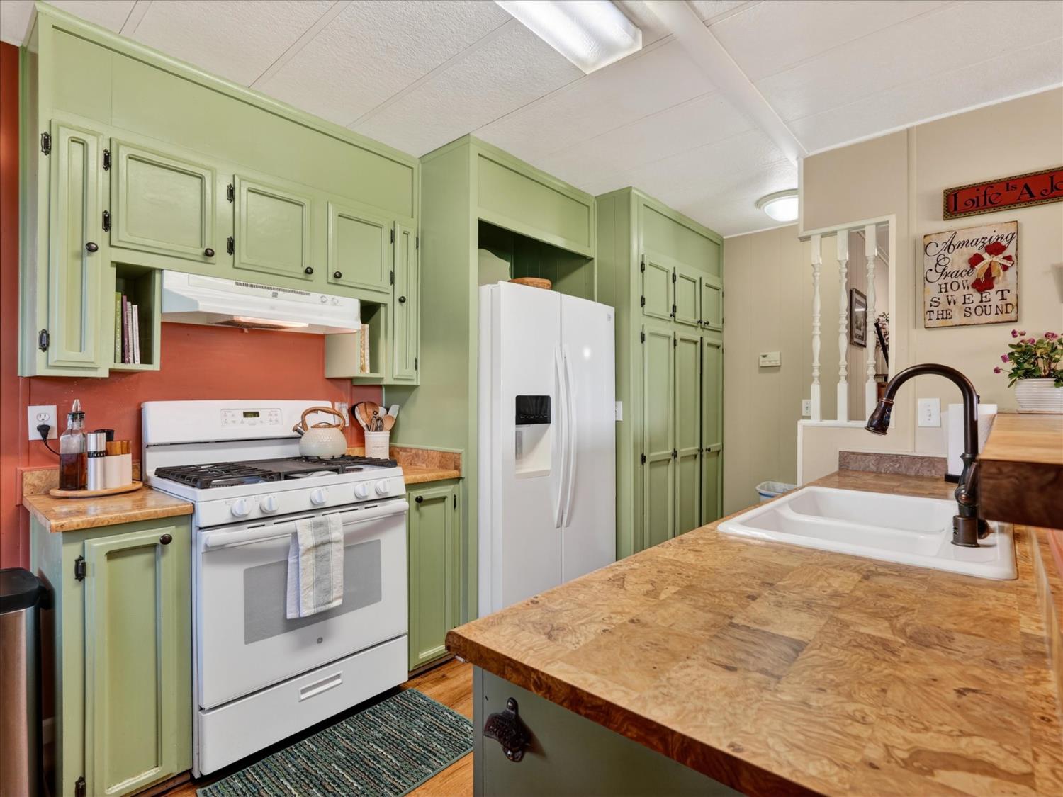 39678 Road 425B #50, Oakhurst, CA 93644