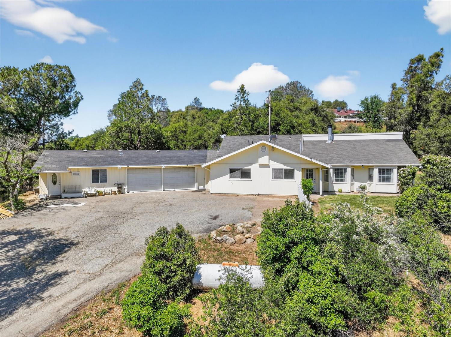 46535 Eastwood Dr S, Oakhurst, CA 93644