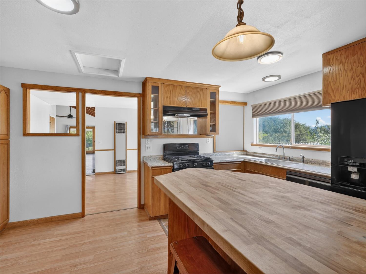 46535 Eastwood Dr S, Oakhurst, CA 93644