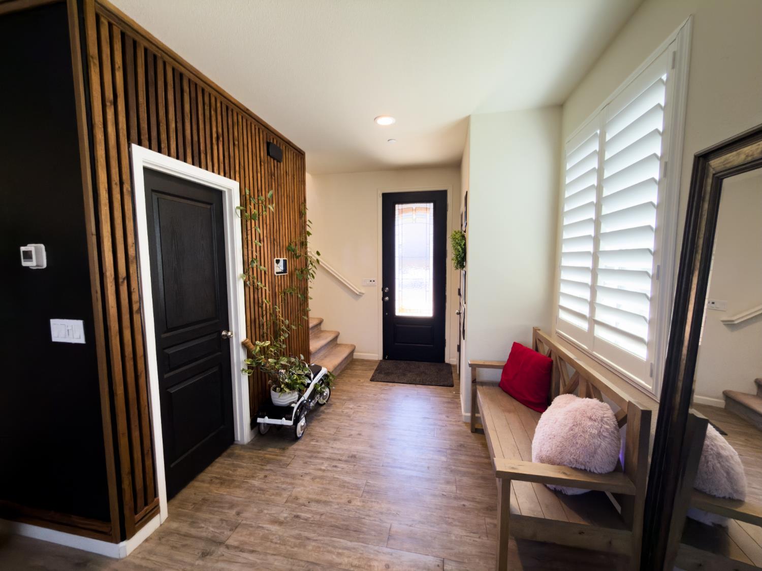 1157 S Dee Ann Ave, Fresno, CA 93727