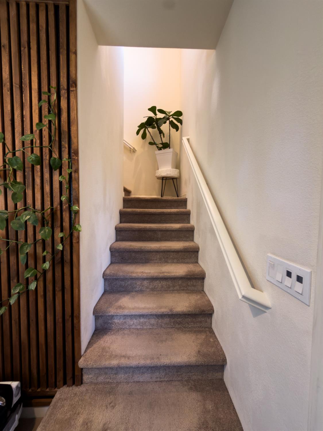 1157 S Dee Ann Ave, Fresno, CA 93727