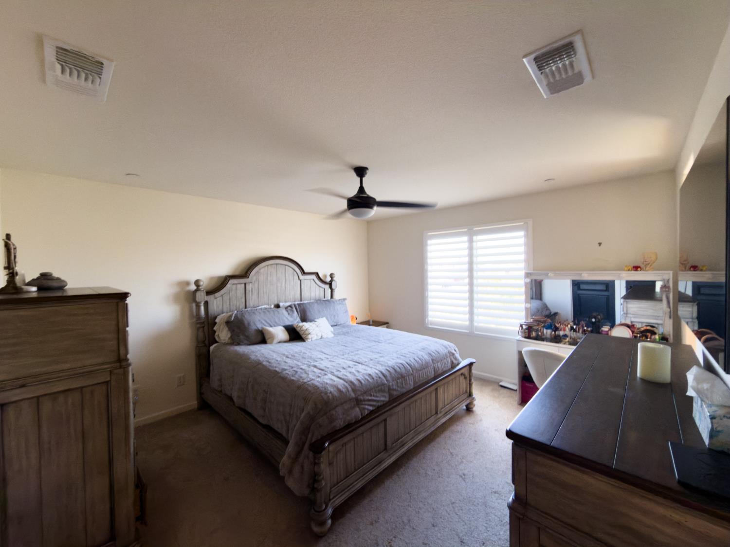 1157 S Dee Ann Ave, Fresno, CA 93727