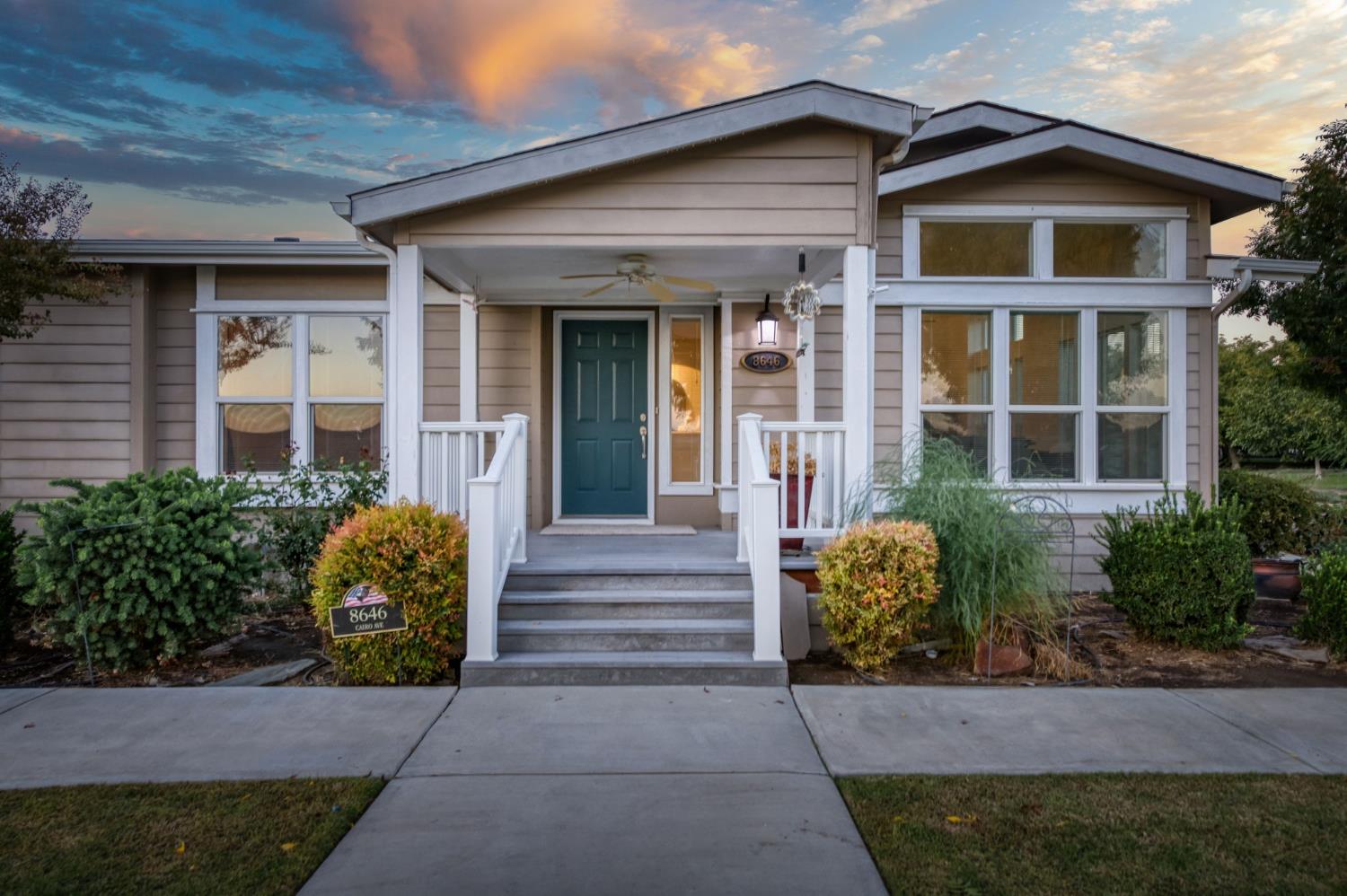 8646 Cairo, Laton, CA 93242