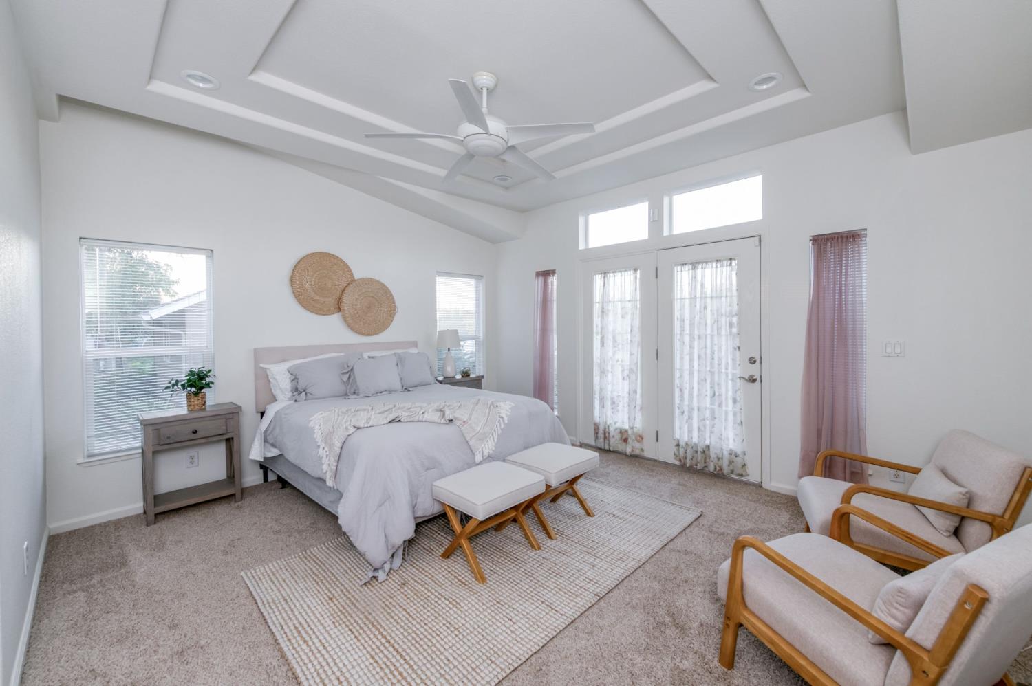 8646 Cairo, Laton, CA 93242